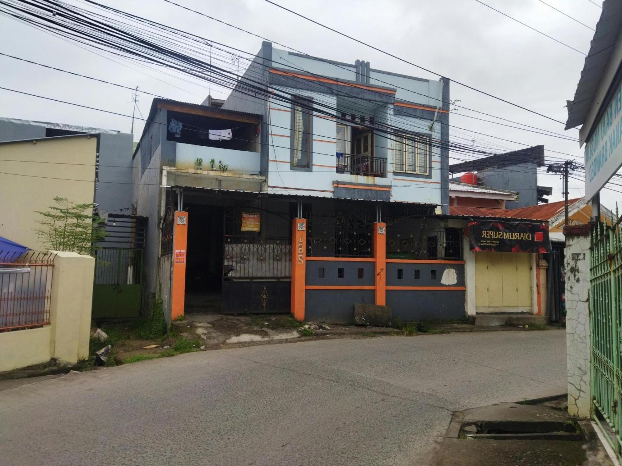 马卡萨 Oyo 92100 Kost Biru酒店 外观 照片
